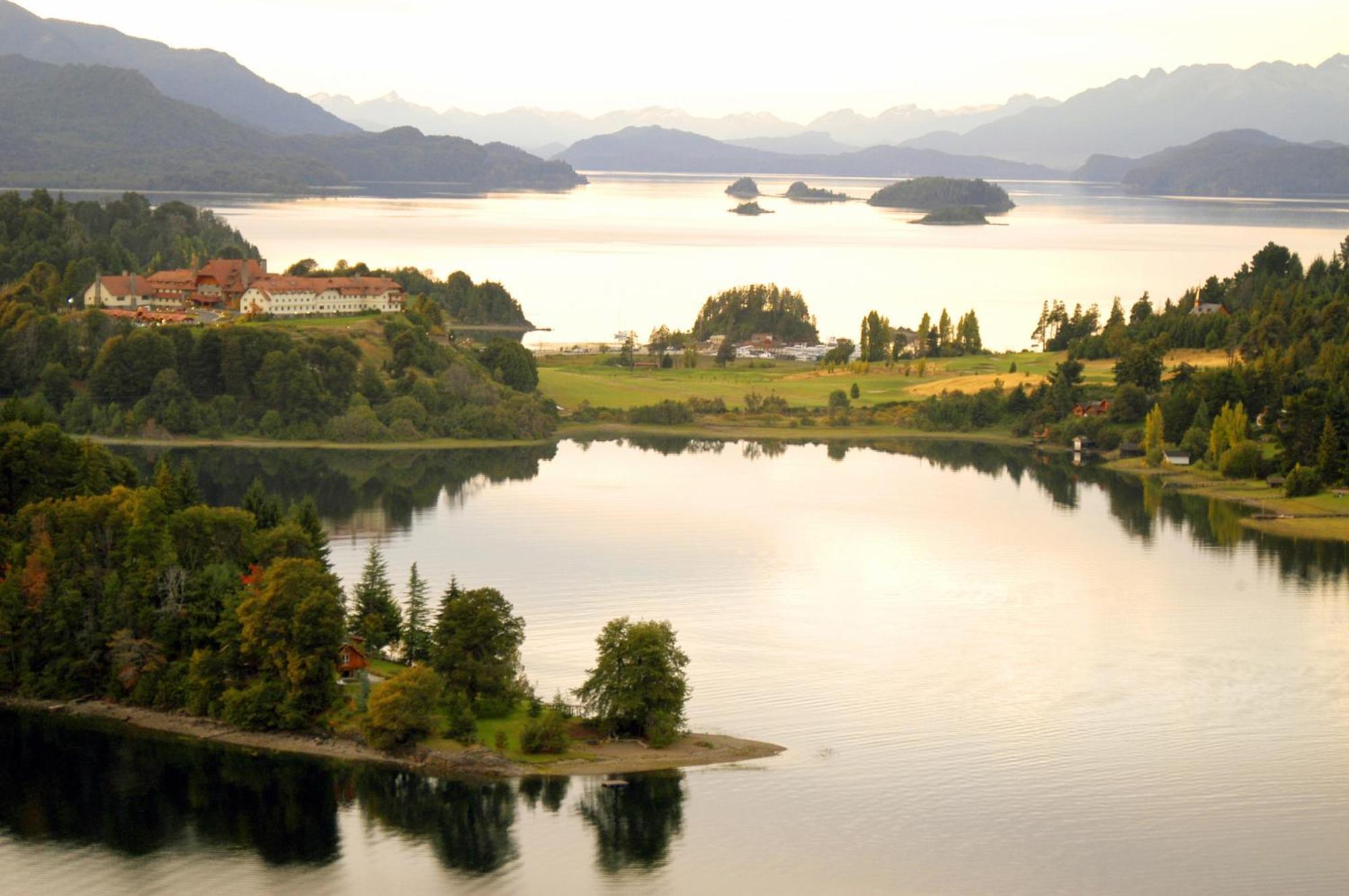 Llao Llao Resort, Golf-Spa Σαν Κάρλος ντε Μπαριλότσε Εξωτερικό φωτογραφία View of the lake