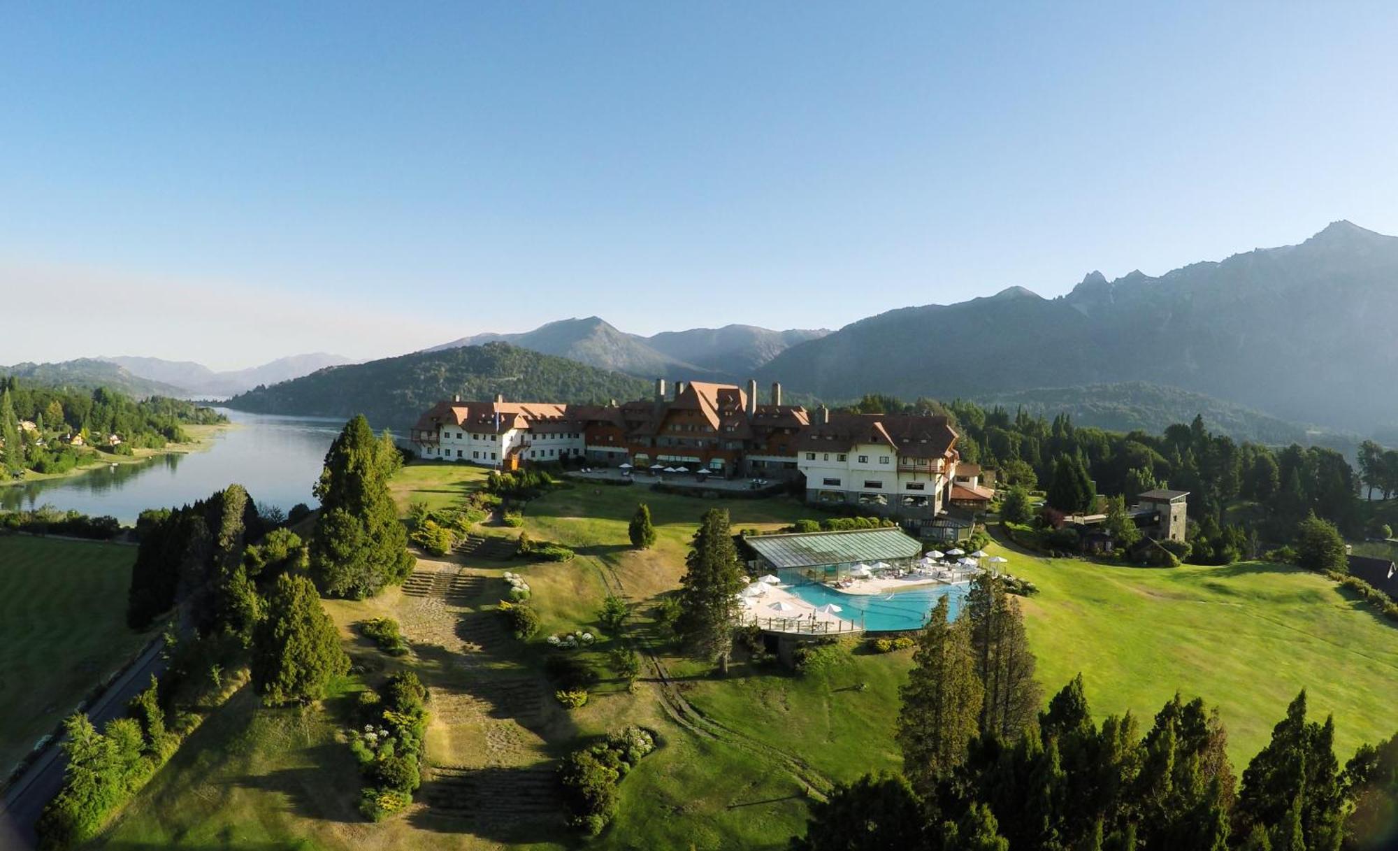 Llao Llao Resort, Golf-Spa Σαν Κάρλος ντε Μπαριλότσε Εξωτερικό φωτογραφία Aerial view of the hotel