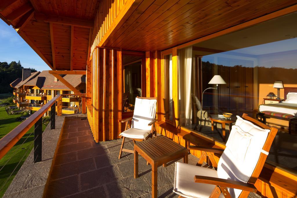 Llao Llao Resort, Golf-Spa Σαν Κάρλος ντε Μπαριλότσε Εξωτερικό φωτογραφία A balcony